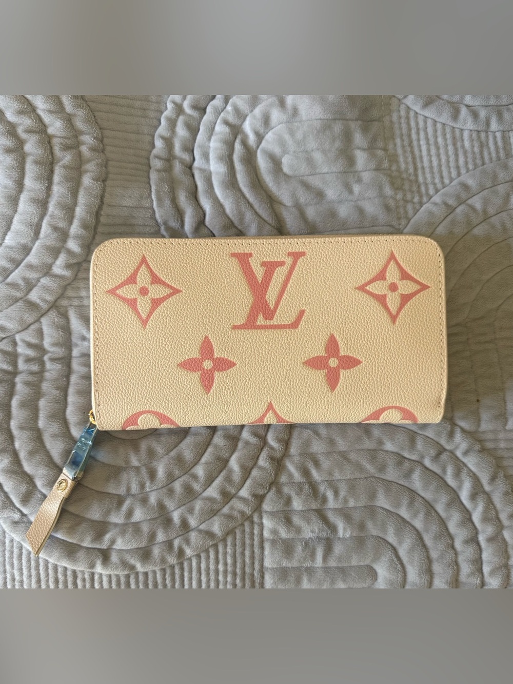 Louis Vuitton Cream and Pink Zip-Around Wallet